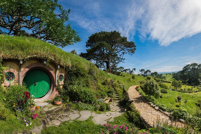 Small-Group Hobbiton Tour from Auckland with Party Marquee Lunch - Party Marquee buffet lunch: food, portion comfort, and dietary fit