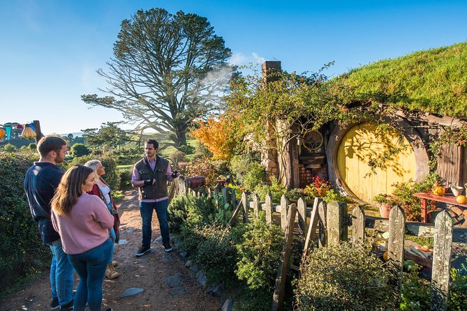 Small-Group Hobbiton Tour from Auckland with Party Marquee Lunch - Green Dragon Inn: the included drink break that keeps the day flowing
