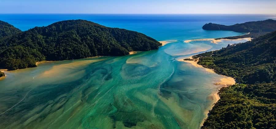Takaka: Farewell Spit/Abel Tasman Scenic Flight - From Takaka Airport, You Get a Coastline “Big Picture”
