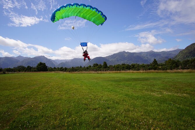 Tandem Skydive 16,500ft from Franz Josef - What happens during the flight and the moment you leave the plane