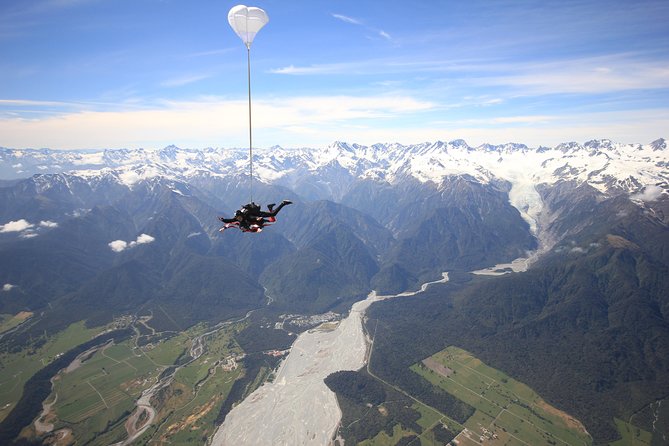 Tandem Skydive 16,500ft from Franz Josef - How long is the whole day, really?