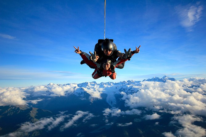 Tandem Skydive 18,000ft from Franz Josef - The actual tandem experience: speed, control, and 85 seconds of free fall