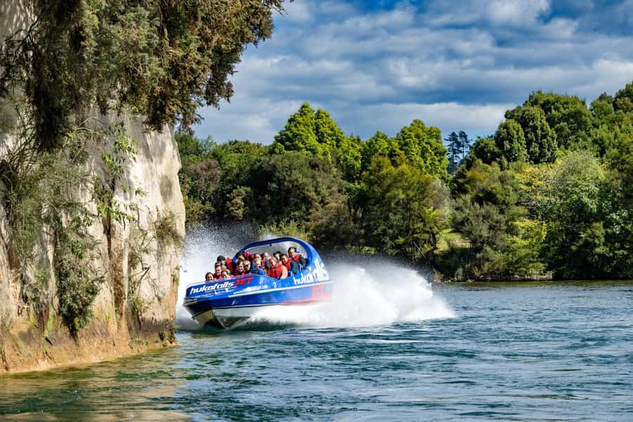 Taupō: Huka Falls 30-Minute Jet Boat Experience - Why Hukafalls Jet takes you to the base