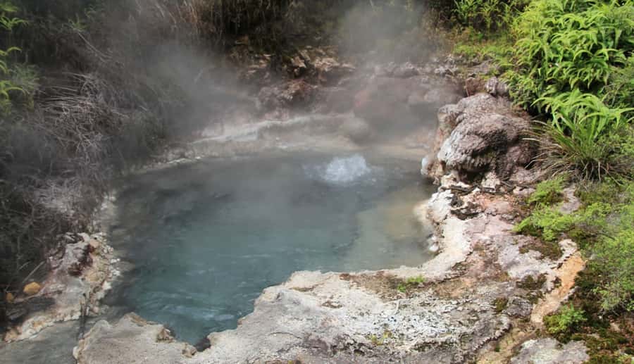 Taupo: Orakei Korako Geothermal Park and Cave Entry Ticket - Comfort checklist: shoes, water, and step management