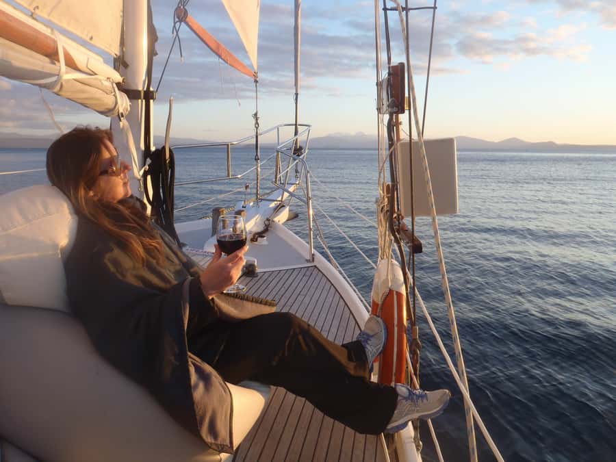 Taupō: Sail Barbary Eco Sailing to the Maori Rock Carvings - Swimming near the carvings, the moment people remember