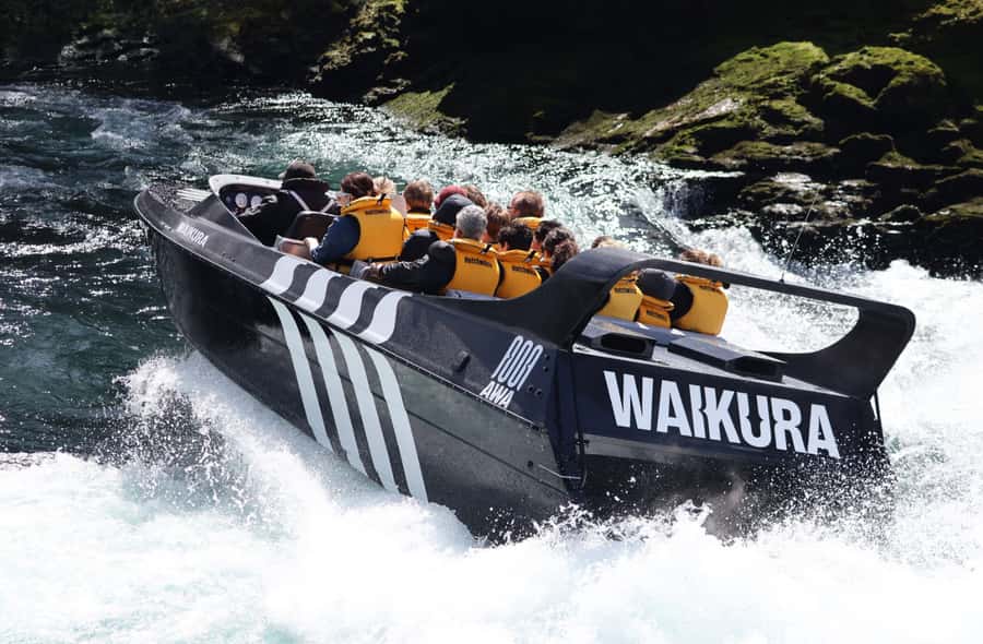 Taupo: Waikato River Jetboating Adventure - Who should book this jet boat at Rapids Jet Taupō
