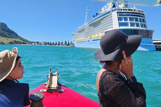 Tauranga Harbour Scenic One Hour Historical Boat Cruise - Wildlife spotting: how to enjoy it without stress