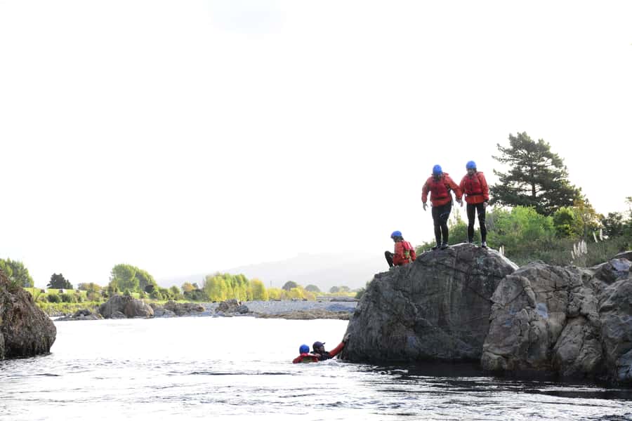 Te Awa Kairangi Grade 2 Scenic Rafting Tour - The flow of the tour: meet, gear up, shuttle, raft, and back again