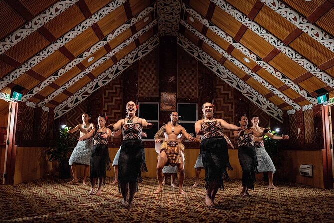 Te Puia: Te Pō Indigenous Evening Experience with Dinner - Who should book Te Pō, and who might prefer something else