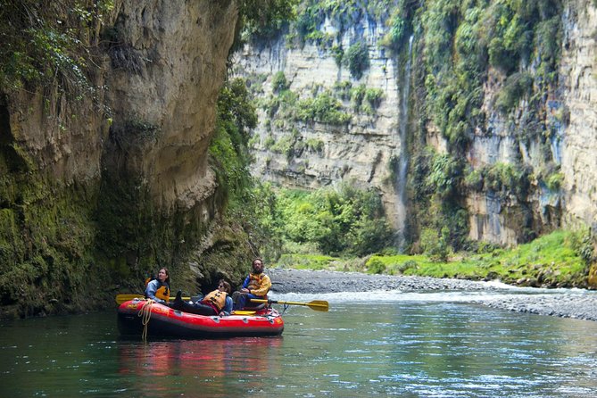 The Awesome Scenic Rafting Adventure - Full Day Rafting on the Rangitikei River - Included gear that actually affects comfort (and your photos)