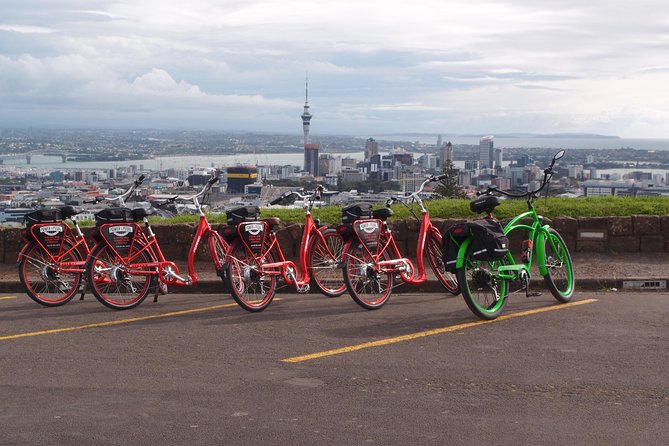 The Classic: our most popular electric bike tour of Auckland's Highlights - Weather, gear, and packing checklist for Auckland at 9:00 am