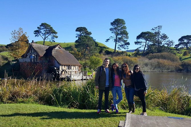 The Hobbiton Movie Set Small-Group Guided Tour from Auckland - Admission options: when your package matters