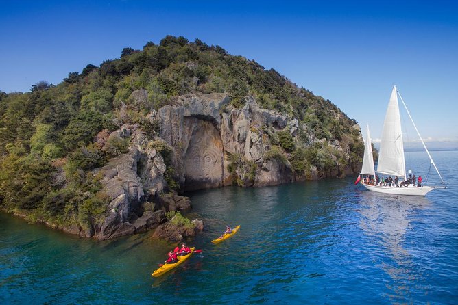 The Maori Carvings Half Day Kayak - Getting started at 54 Spa Road and learning the kayak basics