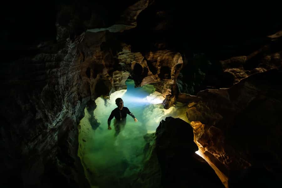 The Waitomo Experience : Okohua Glowworm Cave Tour - Guides and group size: the difference between a tour and a small expedition