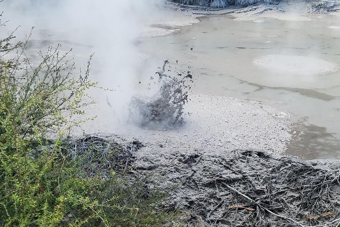 Thermal Path Tour - Boiling mud pools: listen to the geothermal drama
