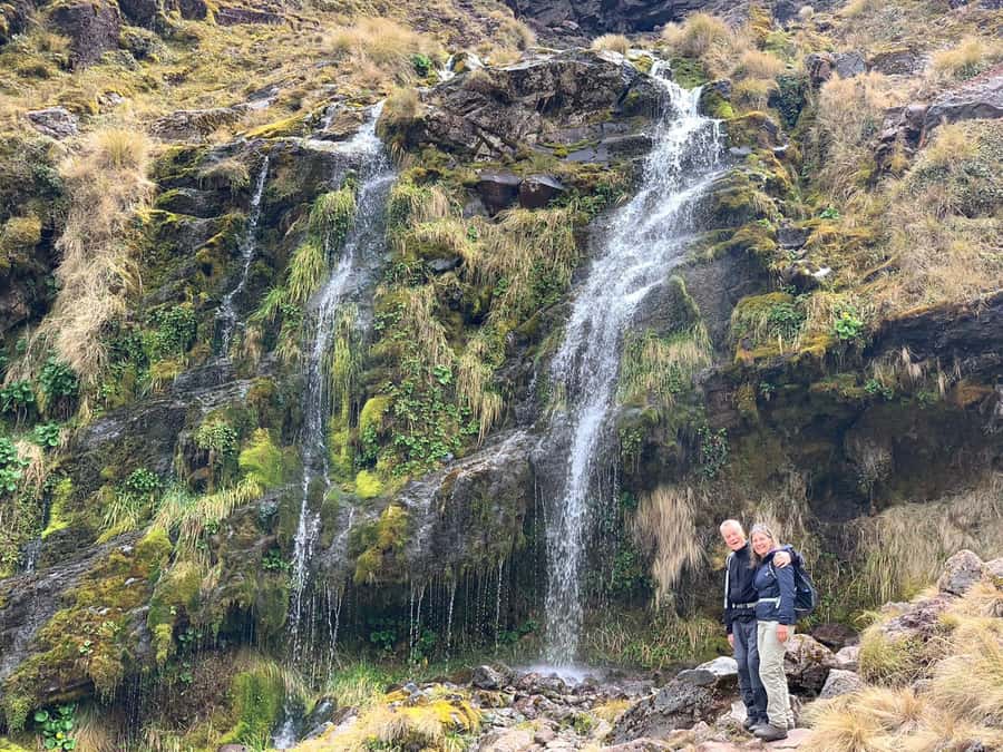 Tongariro Alpine Half Day Guided Group Walk - Soda Springs stop: water refill and morning tea break