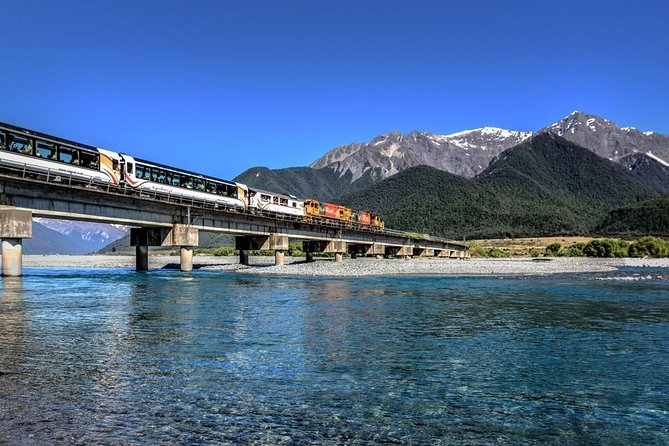 TranzAlpine Train, Arthur's Pass and Castle Hill Day Trip - Arthur’s Pass National Park Visitor Centre: Lunch Time With Less Rush