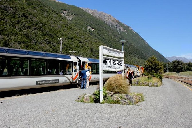 TranzAlpine Train, Arthur's Pass and Castle Hill Day Trip - Kura Tawhiti, Lake Pearson Mirror Views, And The Scenic Road-Trip Stops
