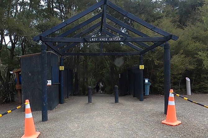 TRIPLE DEAL Wai-O-Tapu, Redwood Forest & Blue Springs Ex Auckland - Tirau’s Dog and Sheep: the quirky rural stop that keeps the mood light