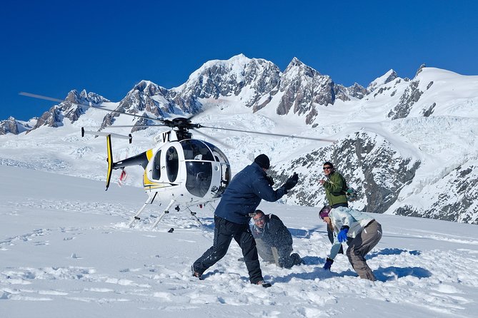 Twin Glacier Franz and Fox, snow landing (allow 30 mins - departing Franz Josef) - Franz Josef or Fox Village, and Why Your Start Point Matters