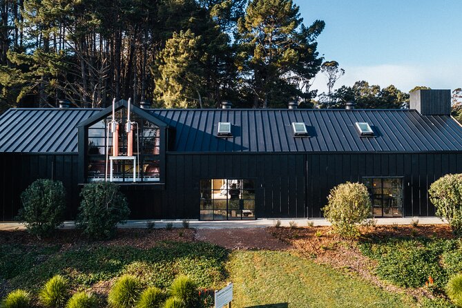 Waiheke Island: Taste&Graze Whisky Cellar Tour, Food, Olive Oil - Private transport on a max-10 tour, why it feels different