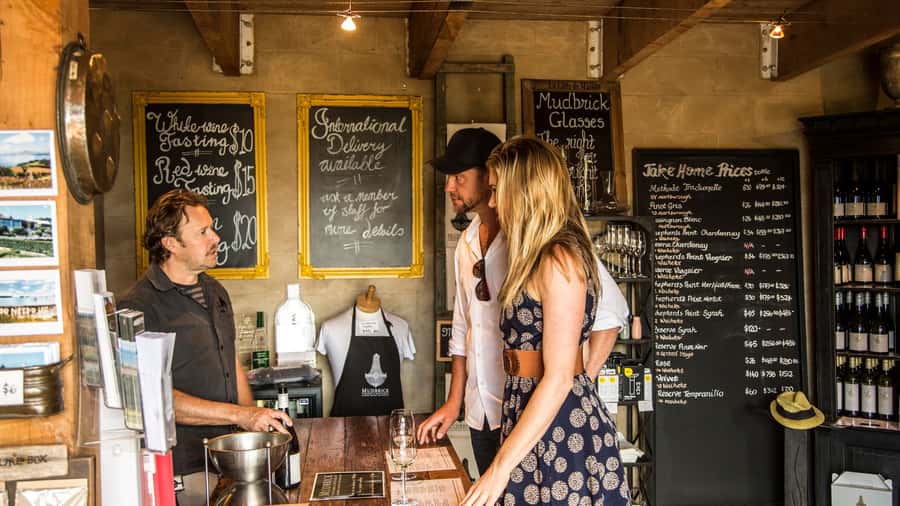 Waiheke Island: The Essence of Waiheke Wine Tour - Lunch at Three Seven Two in Onetangi: the beach break you actually remember