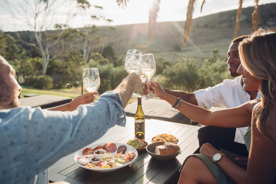 Waiheke Island: Wine Tour & Lunch at Award Winning Venue - Three vineyard tastings in Onetangi Valley: what you should expect