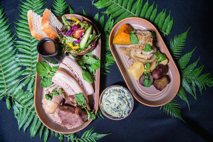 Waitangi: Treaty Grounds Hāngī and Concert Combo Pass - The Hāngī Reveal and Underground Oven Moment
