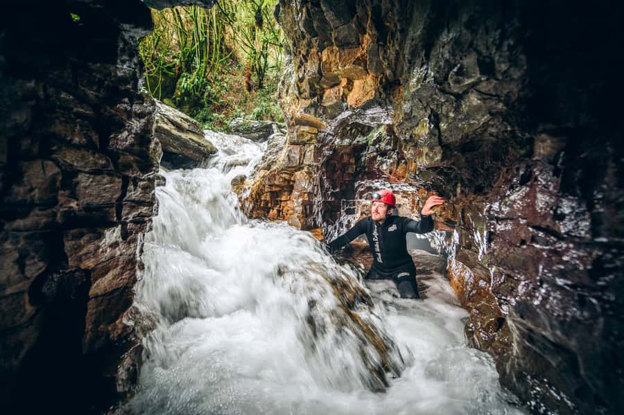 Waitomo Caves Black Abyss Ultimate Caving Experience - Guides and group size: why up to 8 people matters