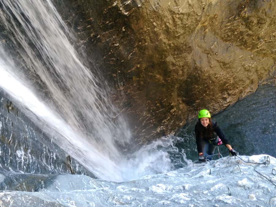Wanaka: 4-Hour Intermediate Waterfall Cable Climb - Booking tips: meeting point at the Twin Falls gate and camera strategy