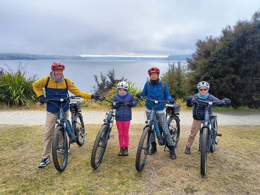 Wānaka And Hāwea: Trail Ride on Bike or E-Bike - Pedal the Hāwea River trails to Albert Town for a real mid-ride break