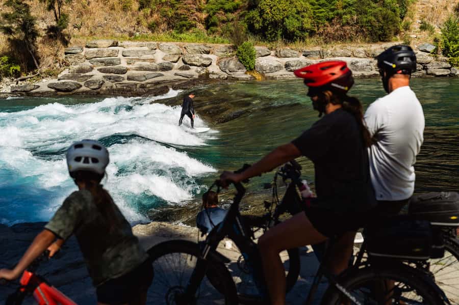 Wānaka: Gladstone Track and Wanaka Trails on Bike or eBike - The Hāwea and Wānaka Trails: easy grades, real variety, no road stress