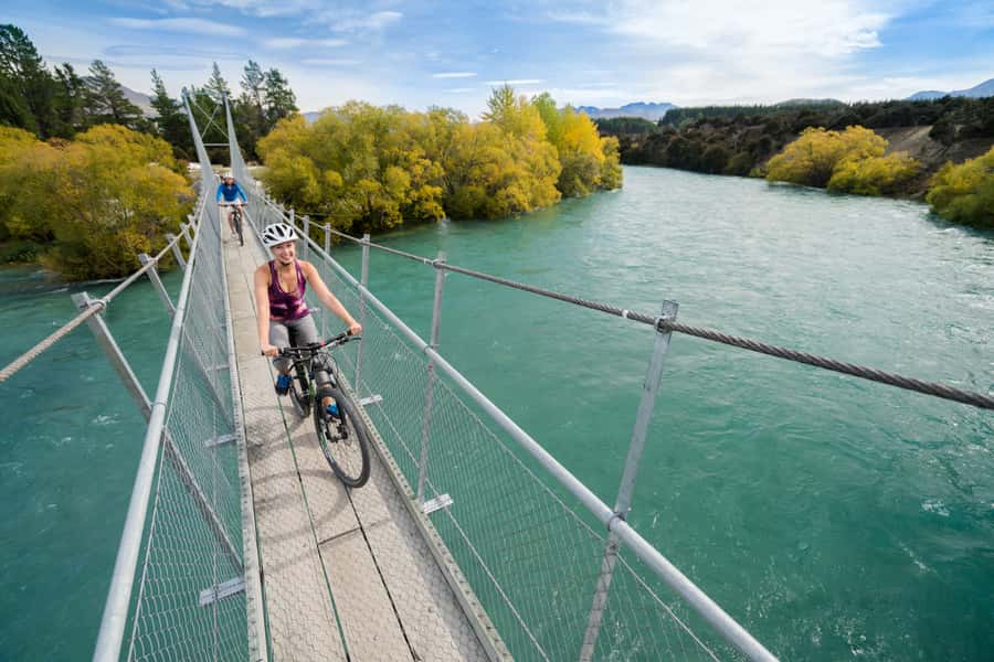 Wanaka: Self-Guided Regular MTB - Lake Hawea to Lake Wanaka - Meet at I-Site, get fitted, then roll toward the lakes