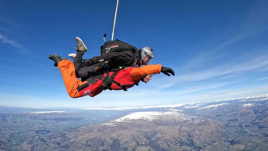 Wanaka: Tandem Skydive Experience - Who should book this Wanaka tandem parachute jump