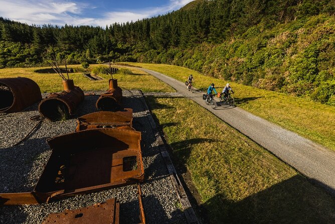 Wellington Remutaka Rail Trail eBike Cycle Tour - Lunch at the Summit: fuel, photos, and a chance to reset