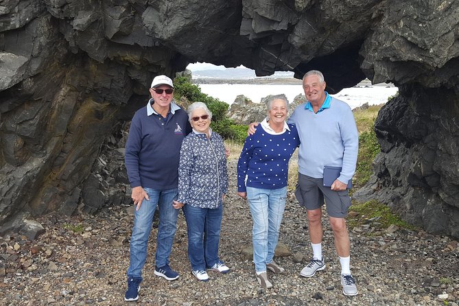 Wellington Shore Excursion: From Cave to Coast Highlights Private Tour - Wētā Cave: movie culture without the long studio day