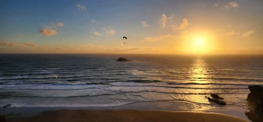 West Auckland: Sunset with Thermal pool & Wine Tasting - Key things that make this tour worth your time