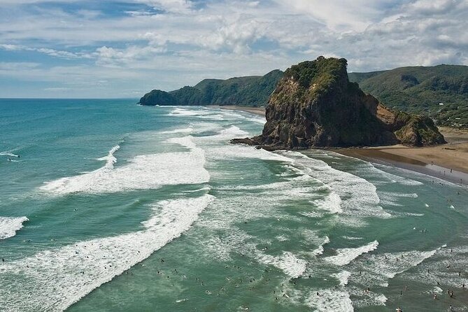 West Coast Discovery Tour - Piha Beach and Lion Rock: black sand, surf energy, and that must-take view