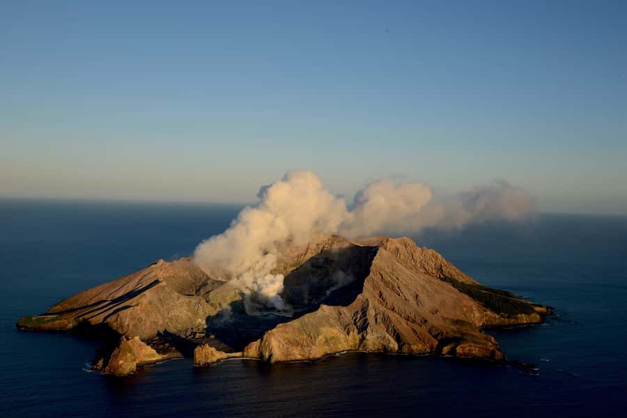 Whakaari - White Island Cultural and Flight Experience - Flying the crater approach, and why the pilot’s timing matters