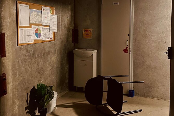 Zombie Bite Escape Room Experiences - The storyline you follow: a vaccine race that drives the puzzles